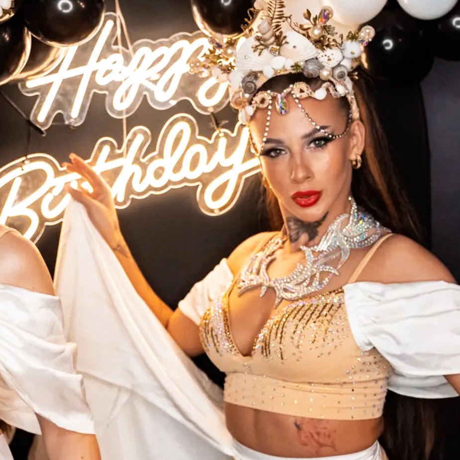 Queen 20